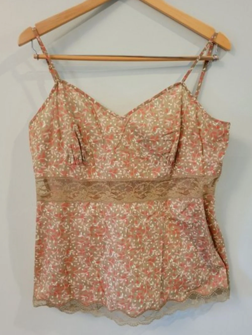 Y2K Lace-Trim Pink Spaghetti Strap Cami Top With Pearl Back Detail - Picture 2 of 8